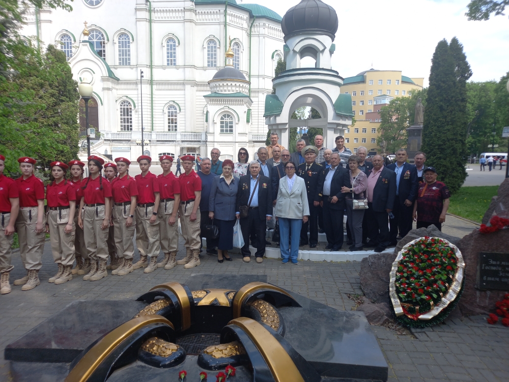 Прошла церемония возложения цветов и венков к памятнику жертвам ликвидации последствий радиационных аварий.