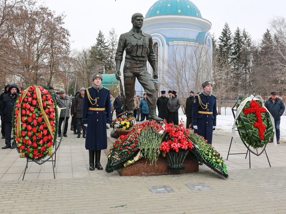 В Воронеже почтили память погибших участников локальных конфликтов и войн.