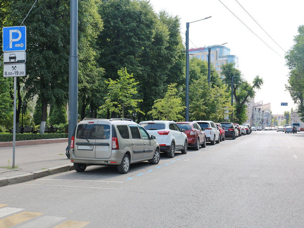 В Воронеже появилась первая синяя дорожная разметка.