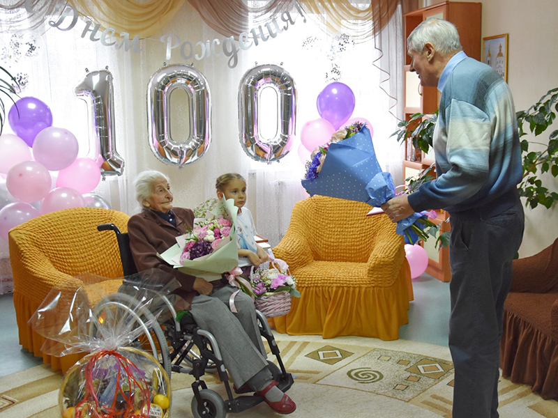 Сегодня свое 100–летие отмечает ветеран Великой Отечественной войны и ветеран труда Александра Петровна Слистина.