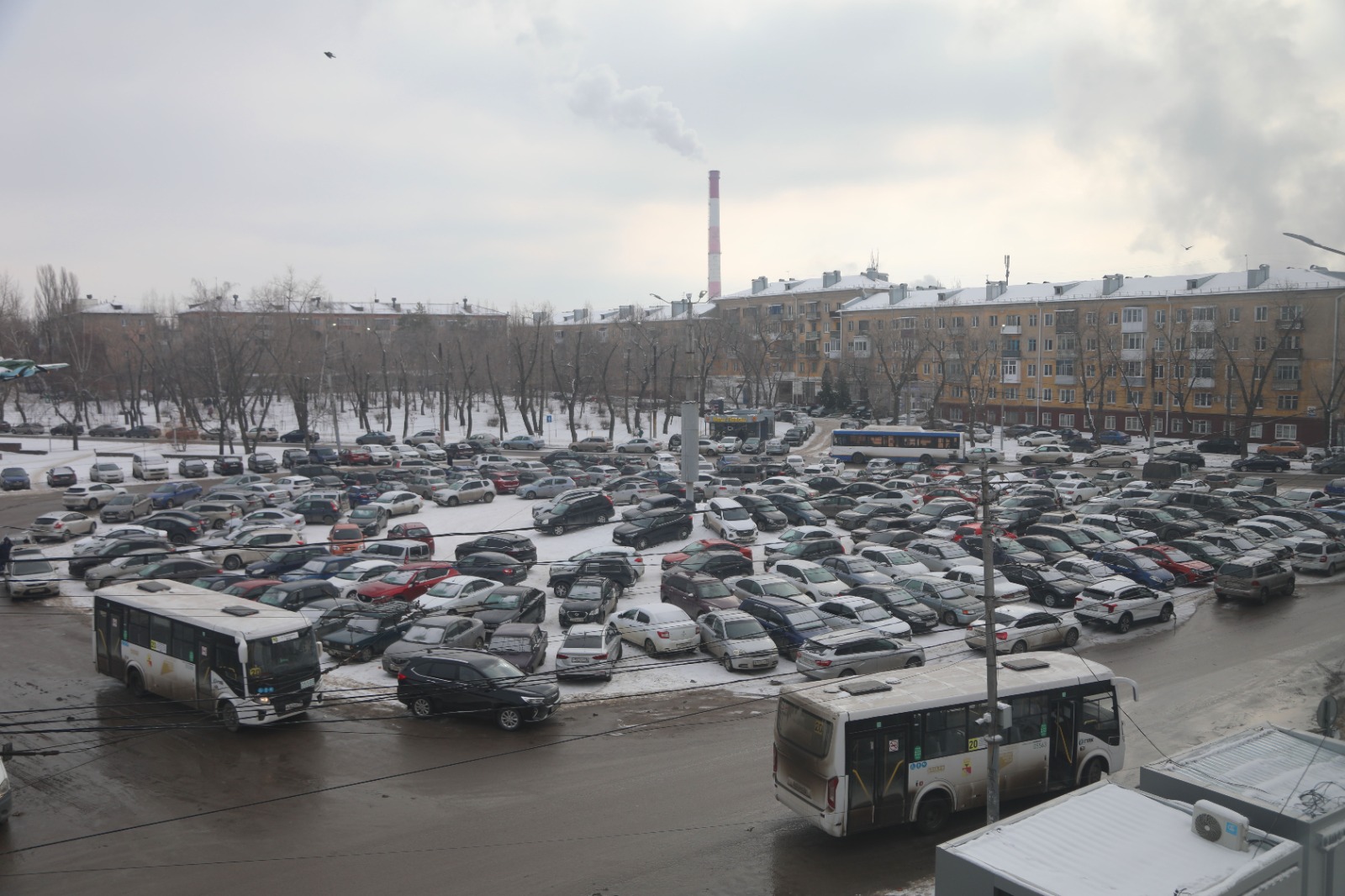 В Воронеже будет упорядочена парковка на площади у авиационного завода.