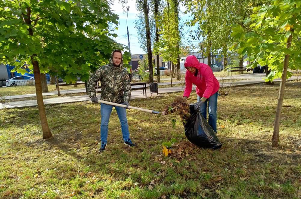 В районах города состоялся очередной субботник.