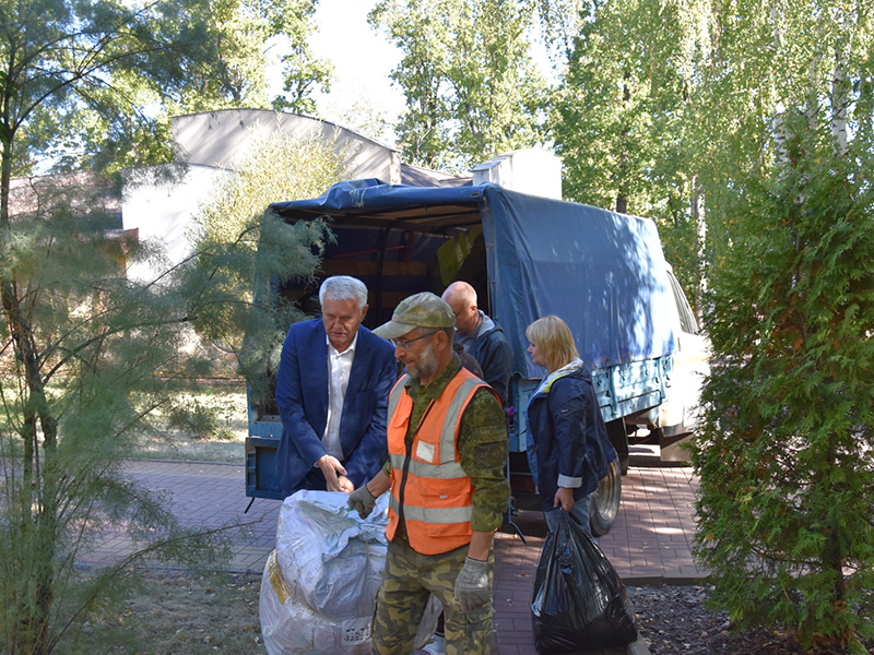 В пункты временного размещения Железнодорожного района доставили гуманитарную помощь.