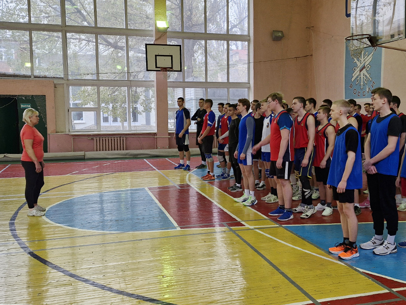 В Железнодорожном районе завершились соревнования по волейболу.