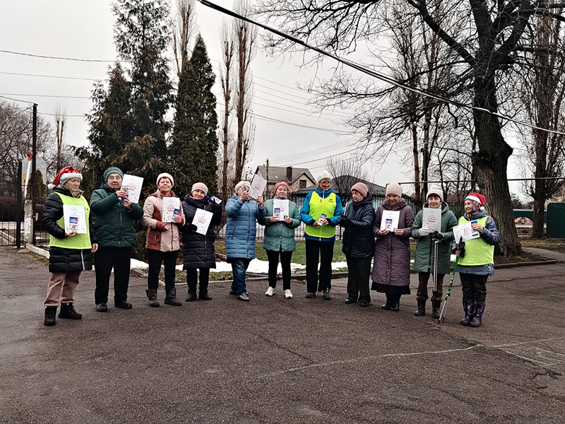 Активные жители микрорайона Репное приняли участие в новогодних спортивных эстафетах.