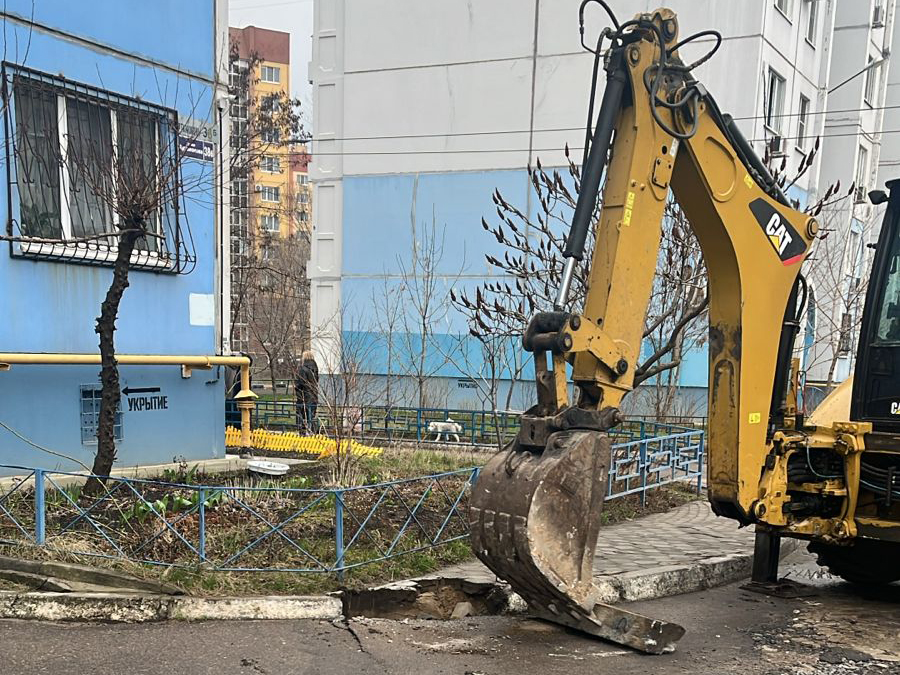 В Железнодорожном районе начали благоустраивать дворы, которые вошли в муниципальную программу по формированию городской среды.