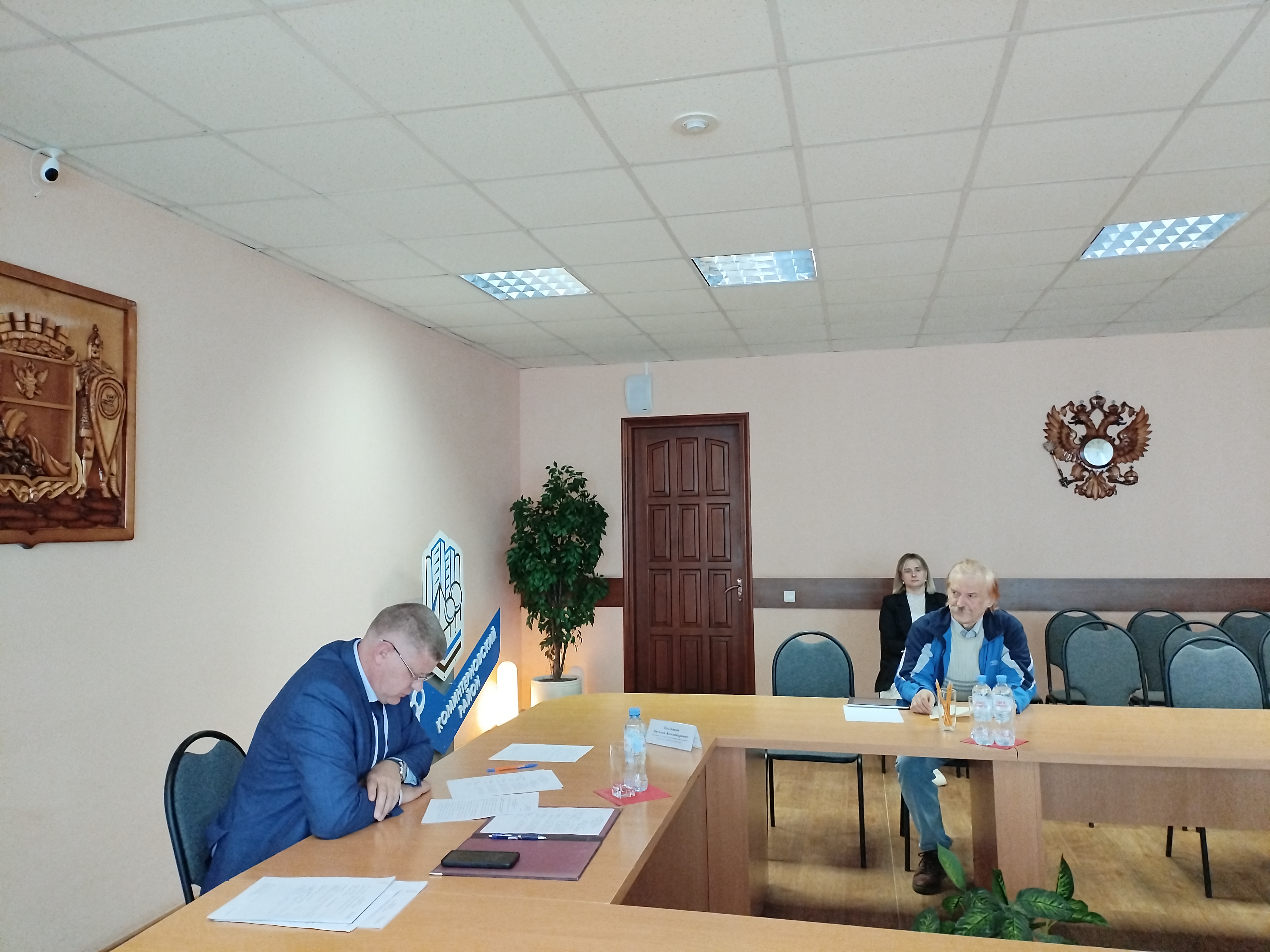 В Коминтерновском районе прошел прием граждан по личным вопросам.