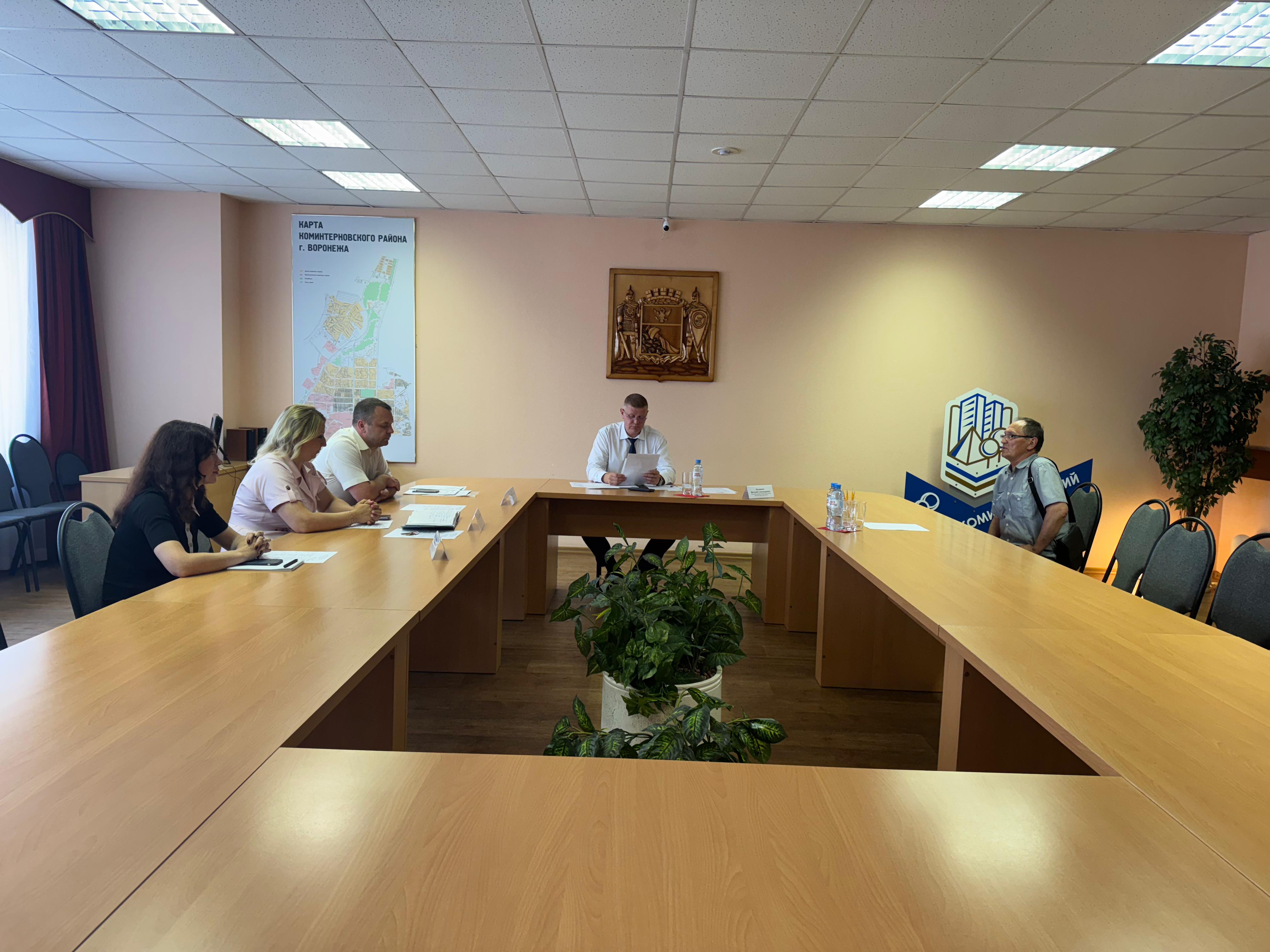 В Коминтерновском районе прошел прием граждан по личным вопросам.