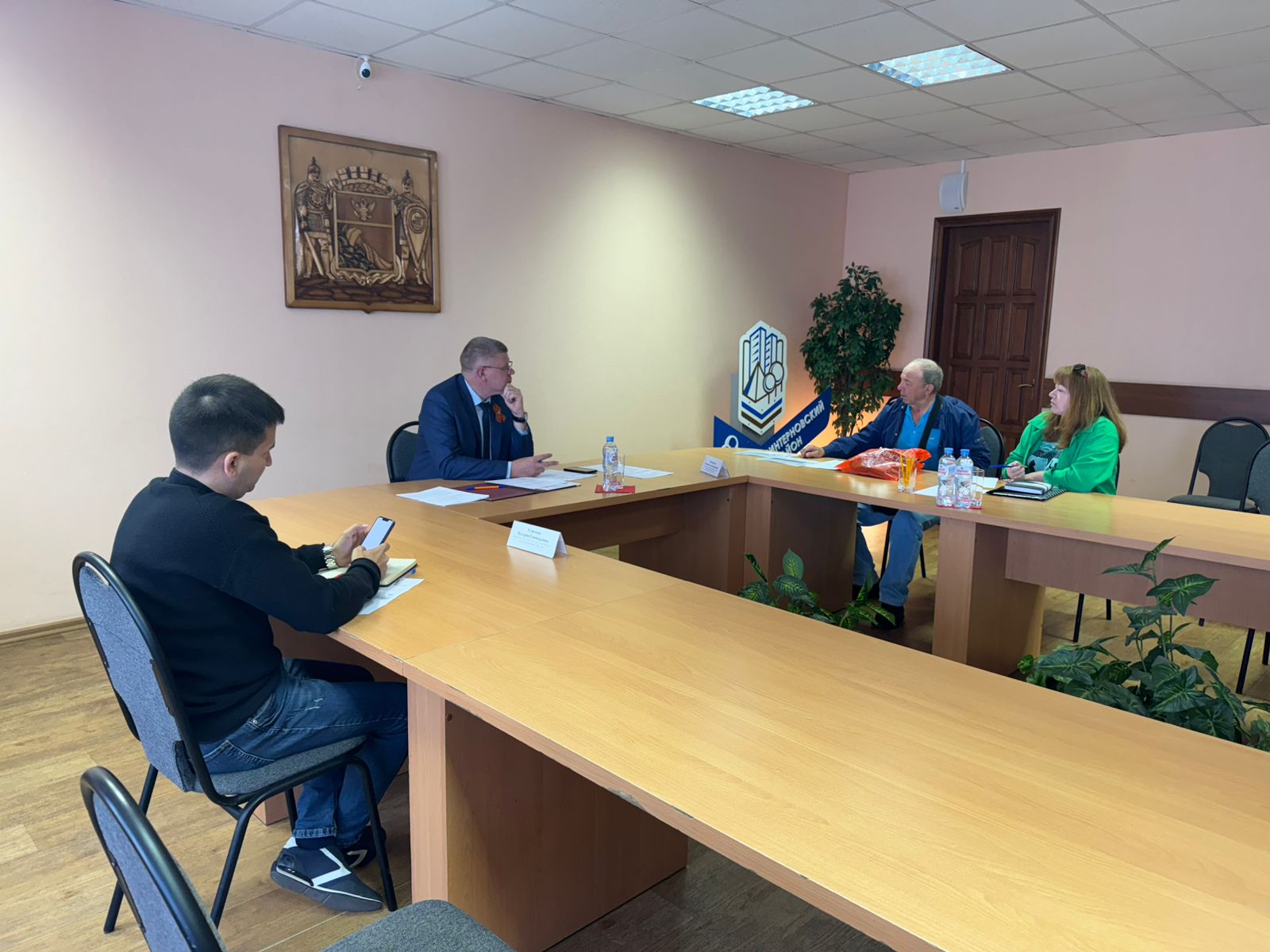 В Коминтерновском районе прошел прием граждан по личным вопросам.
