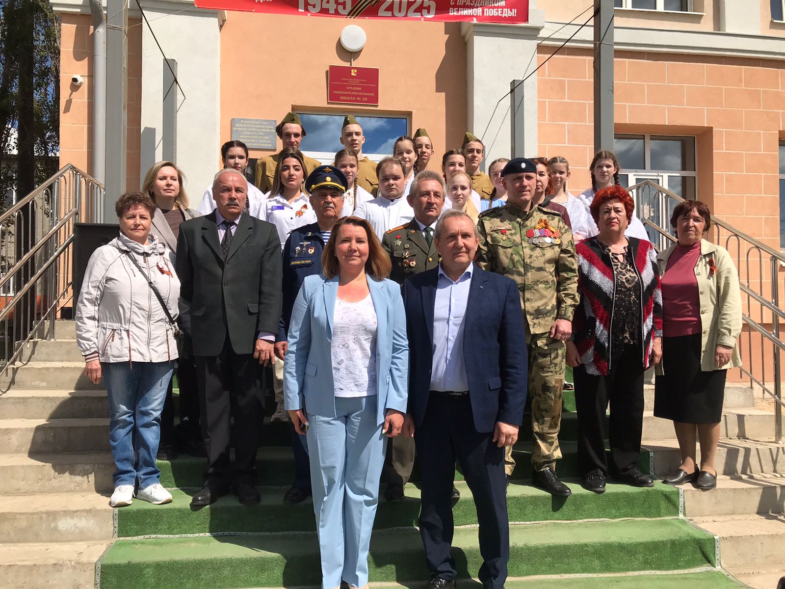 В Коминтерновском районе открыли информационную доску.