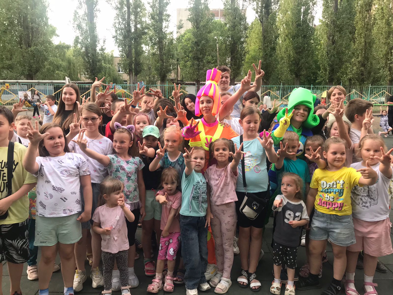 В Коминтерновском районе прошел День соседей.