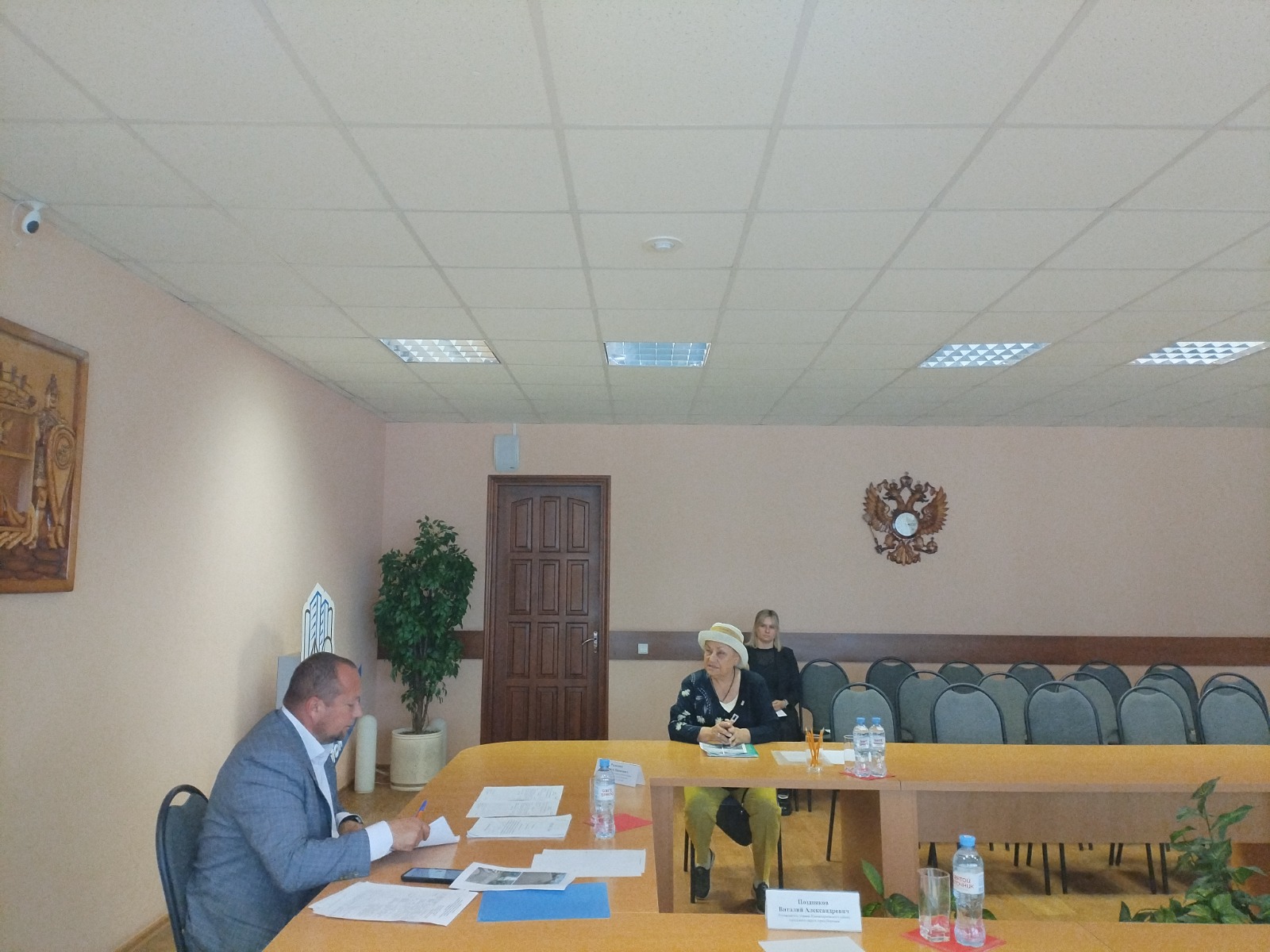 В Коминтерновском районе прошел прием граждан по личным вопросам.