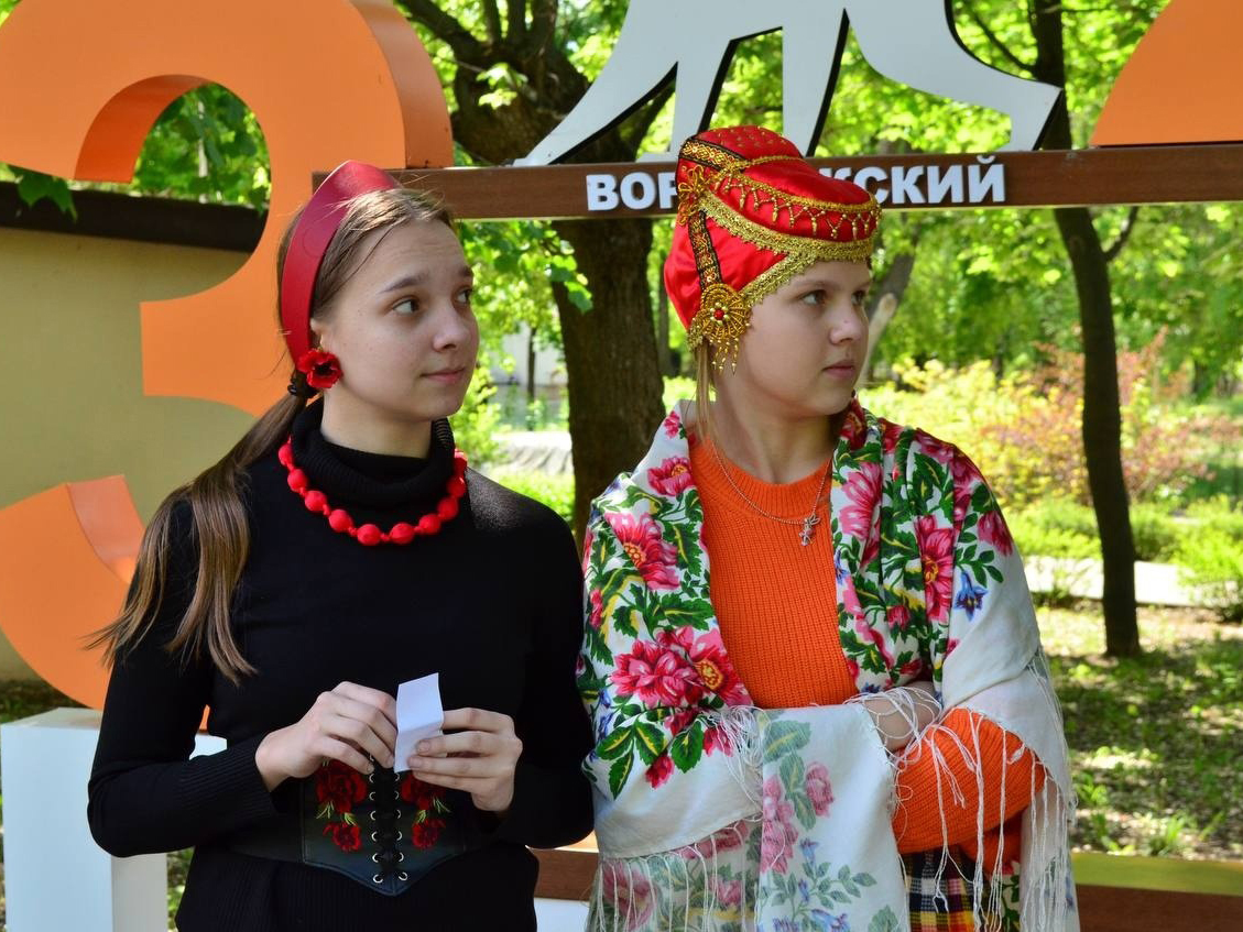 В Воронежском зоопарке отметили День детских организаций.