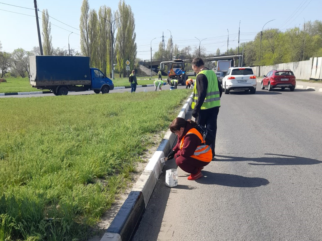 В Ленинском районе обновляют дорожную инфраструктуру.