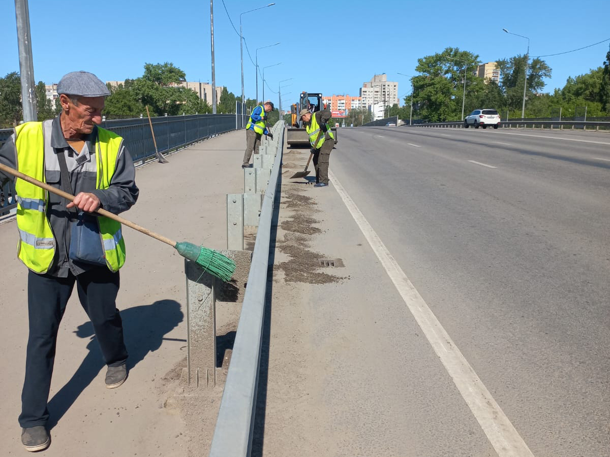 В Ленинском районе забота о санитарном порядке и безопасности на особом счету.