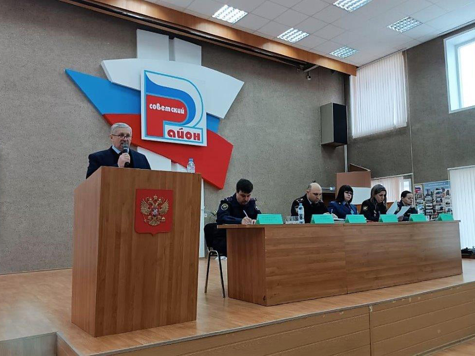 В Советском районе прошло заседание комиссии по делам несовершеннолетних.