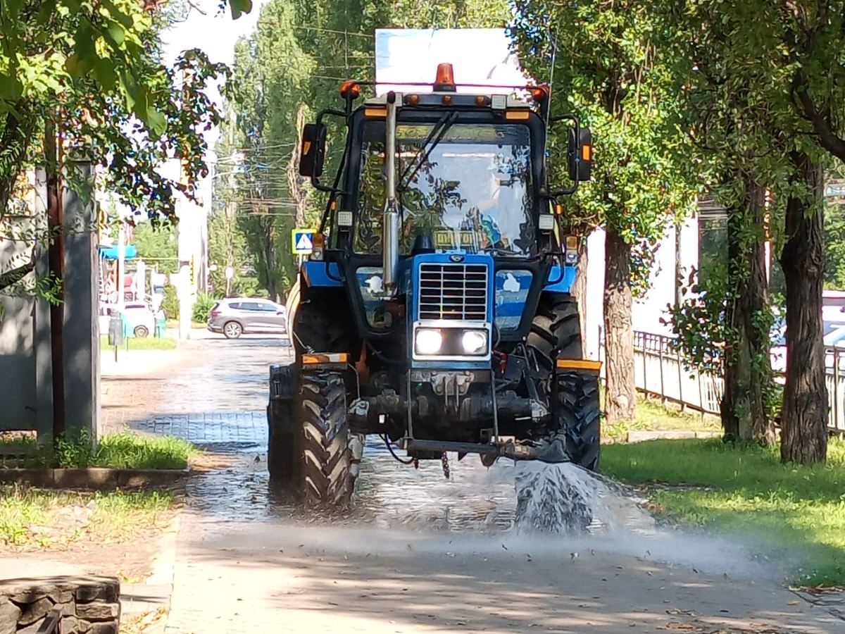 Уборка после дождя: Советский район обретает чистоту.