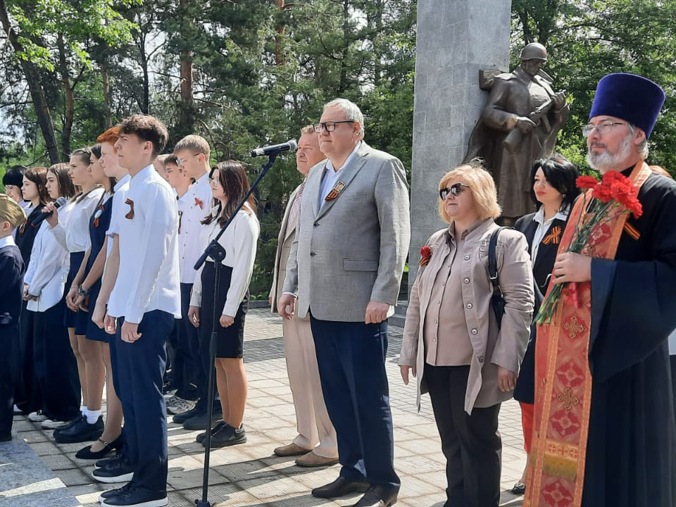 В Железнодорожном районе почтили память защитников страны.