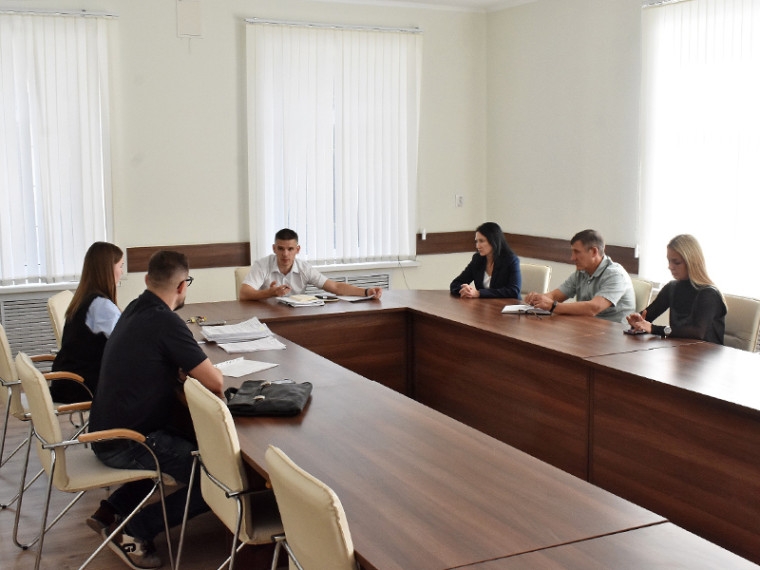 В Ленинском районе продолжается работа административной комиссии. В Ленинском районе продолжается работа административной комиссии.