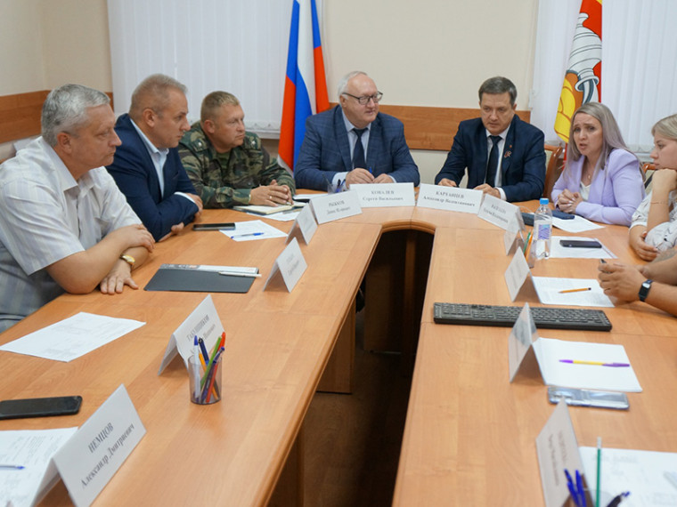 В Воронеже обсудили практику работы военно-патриотических клубов. В Воронеже обсудили практику работы военно-патриотических клубов.