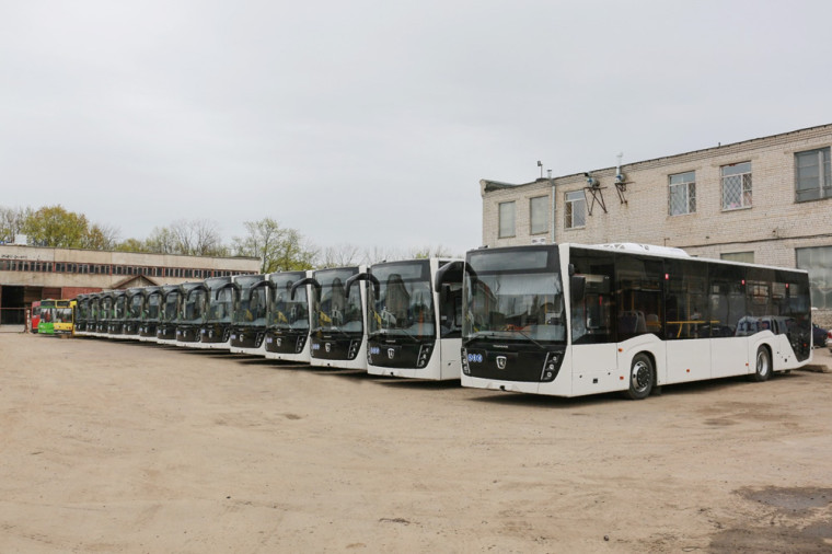 В Воронеже еще на один автобусный маршрут выйдет обновленный подвижной состав. В Воронеже еще на один автобусный маршрут выйдет обновленный подвижной состав.