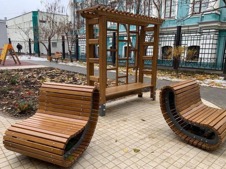 В Центральном районе благоустроили новую зону отдыха. В Центральном районе благоустроили новую зону отдыха.