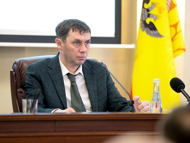 Внедрение дизайн-регламента и муниципальные закупки обсудили на планерке в мэрии. Внедрение дизайн-регламента и муниципальные закупки обсудили на планерке в мэрии.