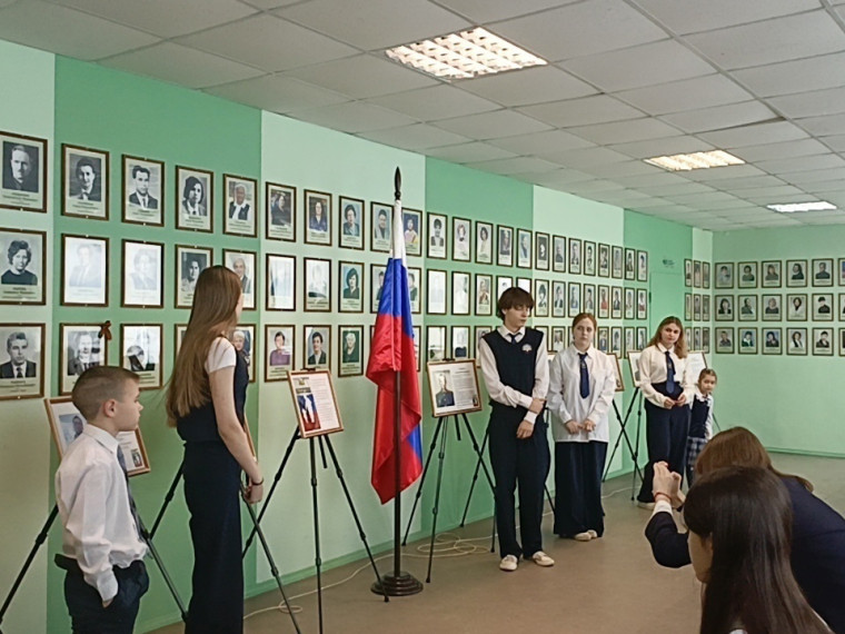 В Ленинском районе открылась уникальная фотовыставка, посвященная защитникам Родины. В Ленинском районе открылась уникальная фотовыставка, посвященная защитникам Родины.