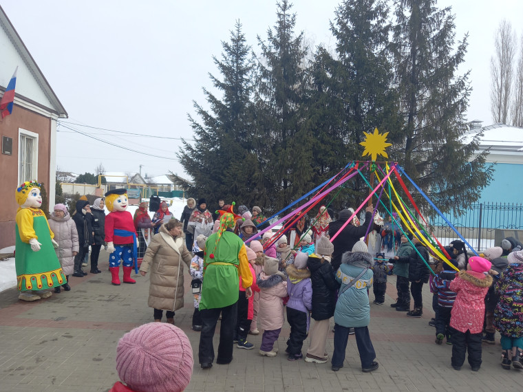 В микрорайоне Подклетное казаки приняли участие в народном празднике «Проводы русской зимы – Масленица». В микрорайоне Подклетное казаки приняли участие в народном празднике «Проводы русской зимы – Масленица».