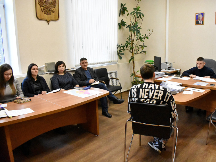 В Ленинском районе состоялось очередное заседание административной комиссии. В Ленинском районе состоялось очередное заседание административной комиссии.