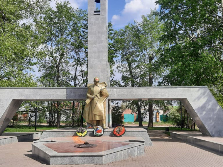 На воинских захоронениях Железнодорожного района завершены работы по ремонту и уборке. На воинских захоронениях Железнодорожного района завершены работы по ремонту и уборке.