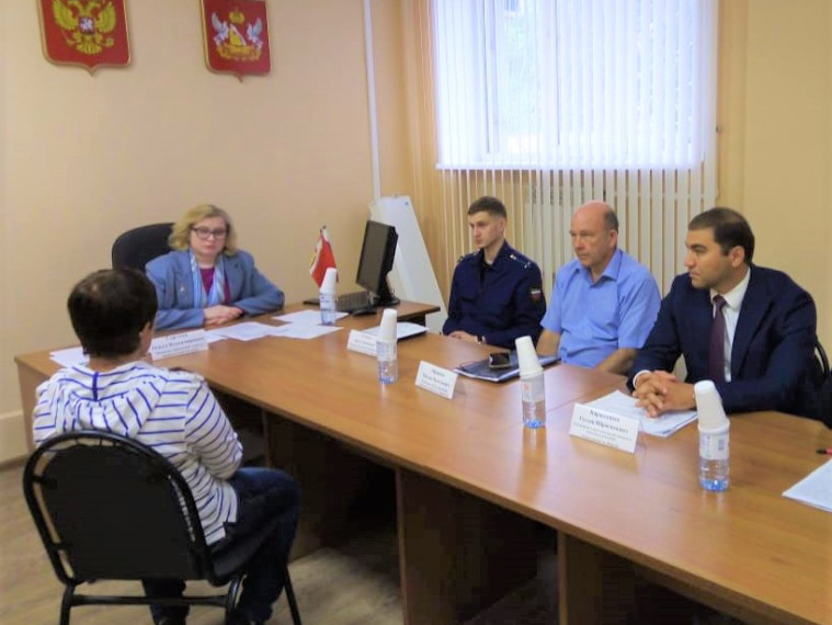 Министр соцзащиты региона Ольга Сергеева провела личный прием граждан. Министр соцзащиты региона Ольга Сергеева провела личный прием граждан.