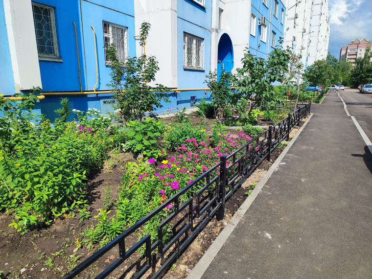Все больше дворов Железнодорожного района становятся комфортнее. Все больше дворов Железнодорожного района становятся комфортнее.